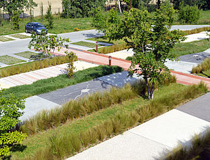 Le parvis du siège social du groupe Sols